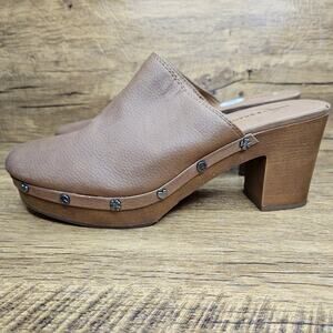 Lucky Brand Hazleigh tan studded Charm Wedge Mules size 9.5